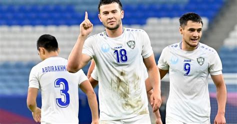 U23 Uzbekistan đấu với U23 Malaysia